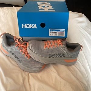 Hoka Women’s Size 9.5 Bondi 7 . Brand new without tags. Never worn.